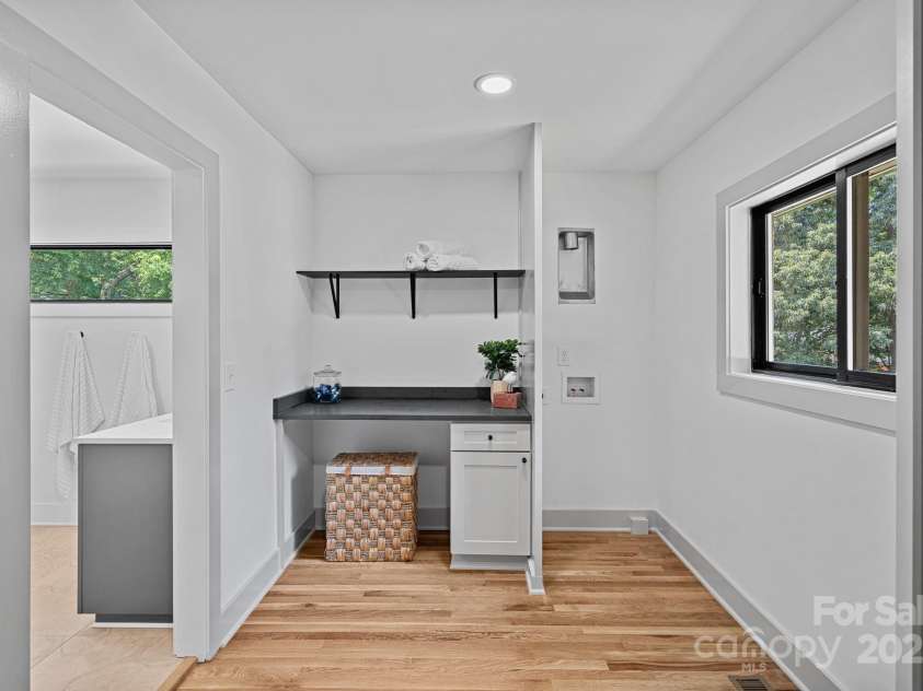 4209 Windwood Circle, Charlotte, NC 28226.  MLS# CAR4275324, YatesRealty ID 23661. 
