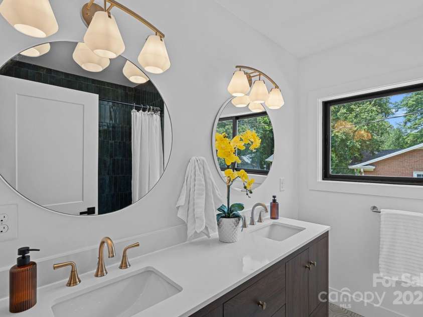 4209 Windwood Circle, Charlotte, NC 28226.  MLS# CAR4275324, YatesRealty ID 23661. 