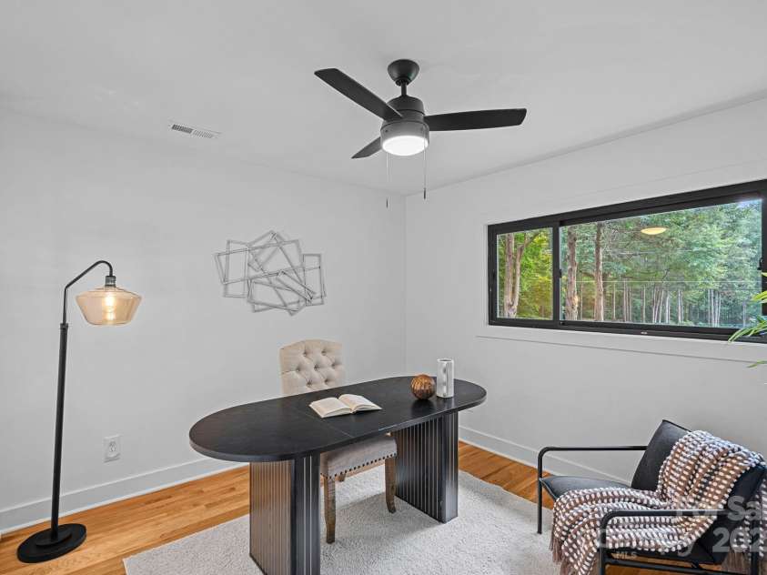4209 Windwood Circle, Charlotte, NC 28226.  MLS# CAR4275324, YatesRealty ID 23661. 