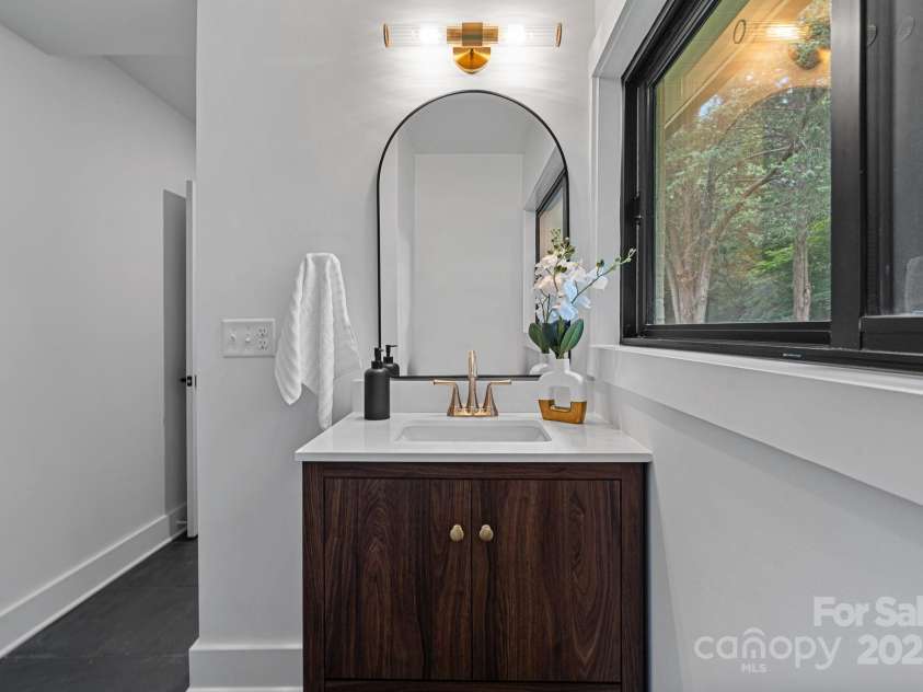 4209 Windwood Circle, Charlotte, NC 28226.  MLS# CAR4275324, YatesRealty ID 23661. 