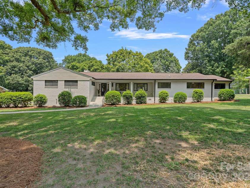 4209 Windwood Circle, Charlotte, NC 28226.  MLS# CAR4275324, YatesRealty ID 23661. 