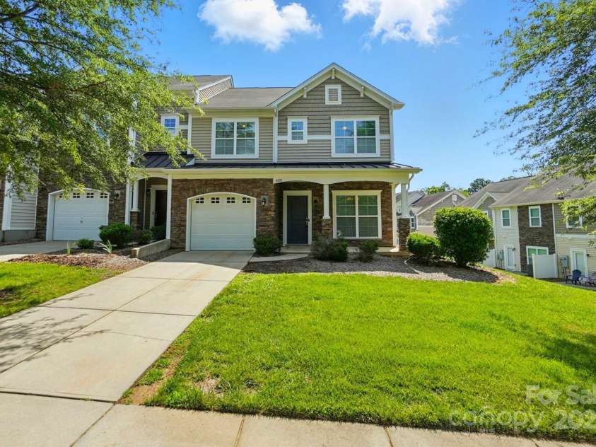 6333 Cory Bret Lane, Charlotte, NC 28278.  MLS# CAR4266082, YatesRealty ID 23662. 