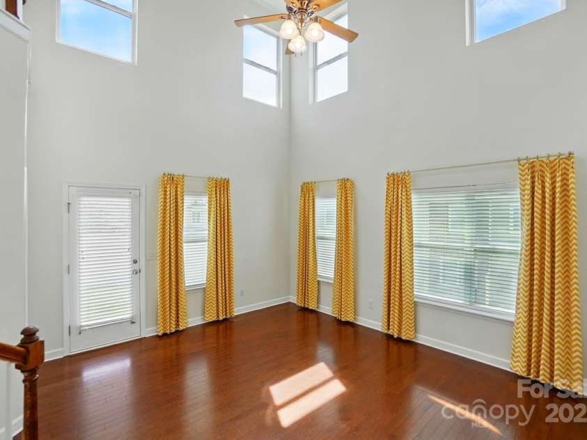 6333 Cory Bret Lane, Charlotte, NC 28278.  MLS# CAR4266082, YatesRealty ID 23662. 