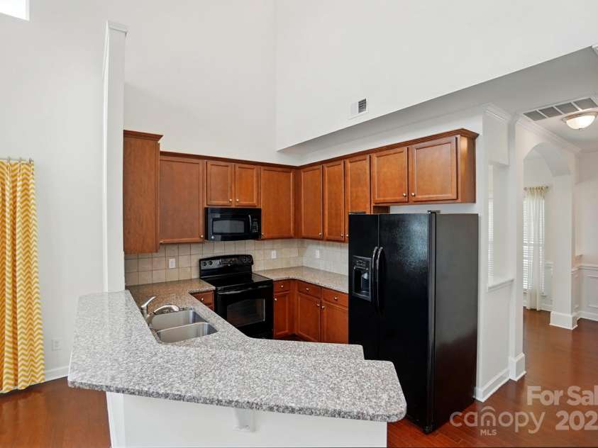 6333 Cory Bret Lane, Charlotte, NC 28278.  MLS# CAR4266082, YatesRealty ID 23662. 