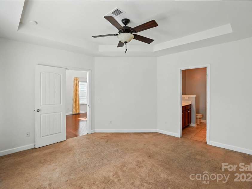6333 Cory Bret Lane, Charlotte, NC 28278.  MLS# CAR4266082, YatesRealty ID 23662. 