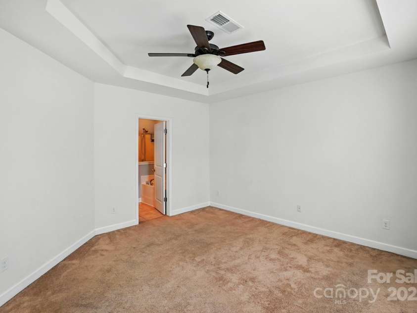 6333 Cory Bret Lane, Charlotte, NC 28278.  MLS# CAR4266082, YatesRealty ID 23662. 