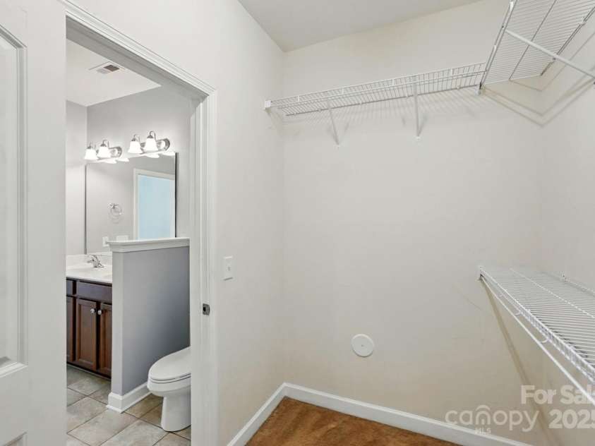 6333 Cory Bret Lane, Charlotte, NC 28278.  MLS# CAR4266082, YatesRealty ID 23662. 