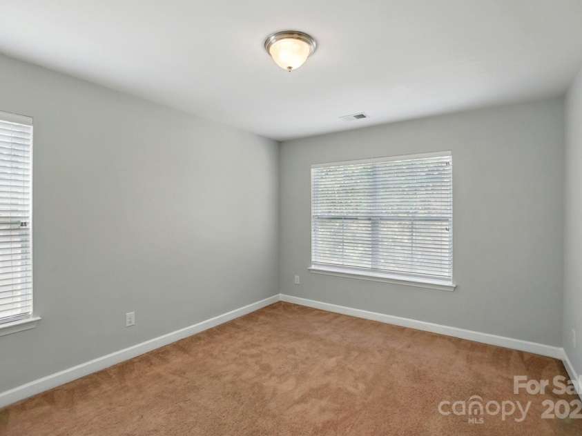 6333 Cory Bret Lane, Charlotte, NC 28278.  MLS# CAR4266082, YatesRealty ID 23662. 