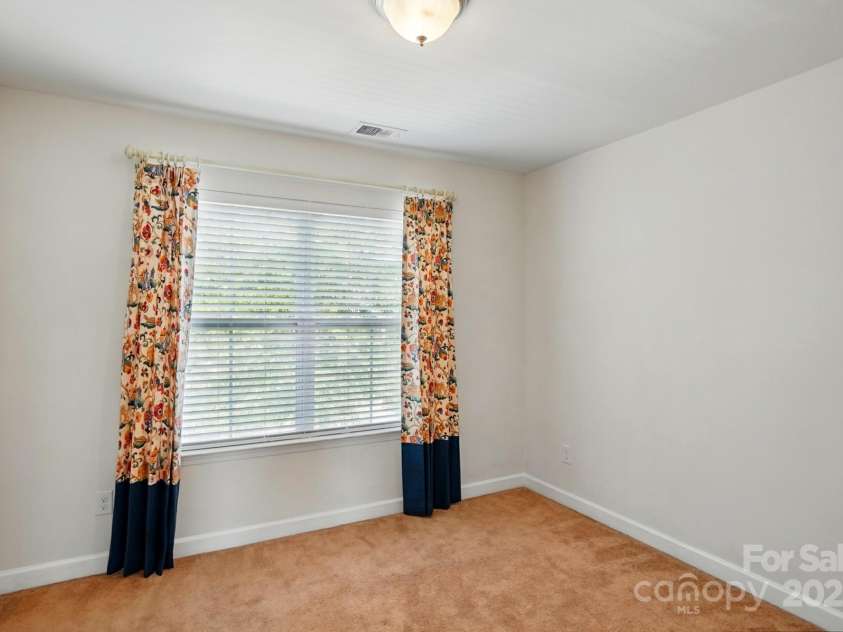 6333 Cory Bret Lane, Charlotte, NC 28278.  MLS# CAR4266082, YatesRealty ID 23662. 