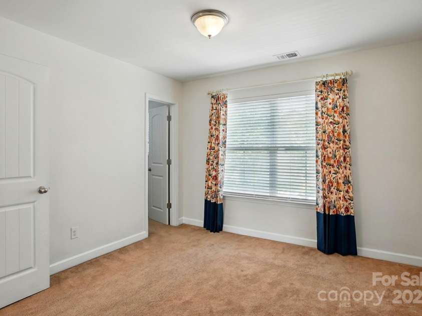 6333 Cory Bret Lane, Charlotte, NC 28278.  MLS# CAR4266082, YatesRealty ID 23662. 