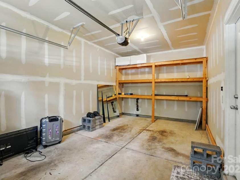 6333 Cory Bret Lane, Charlotte, NC 28278.  MLS# CAR4266082, YatesRealty ID 23662. 