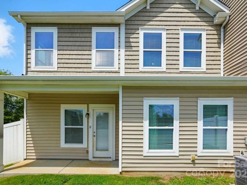 6333 Cory Bret Lane, Charlotte, NC 28278.  MLS# CAR4266082, YatesRealty ID 23662. 