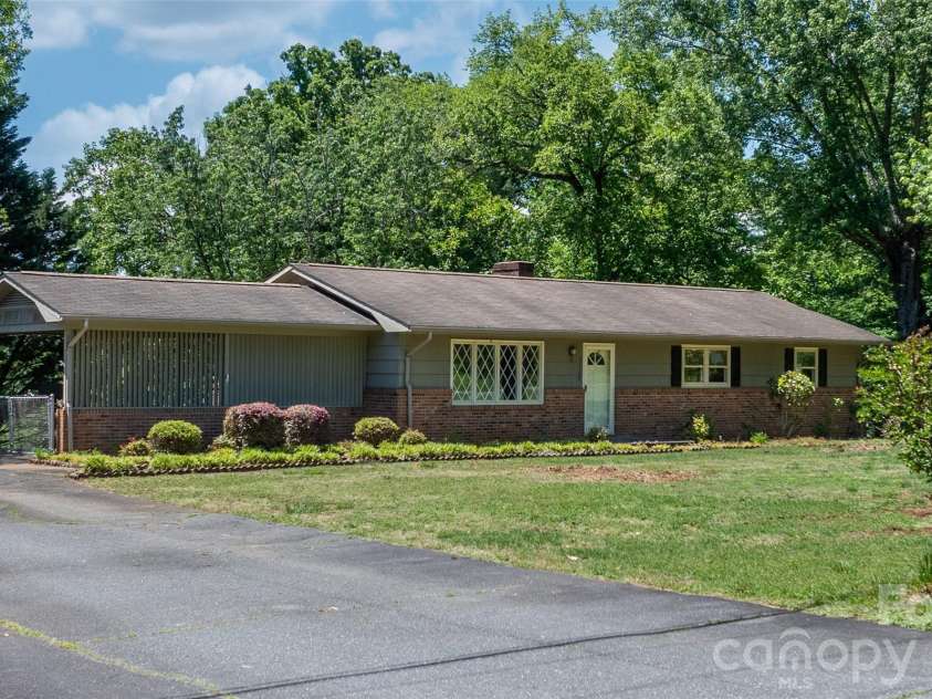 1328 Amherst Road, Morganton, NC 28655.  MLS# CAR4379932, YatesRealty ID 23663. 