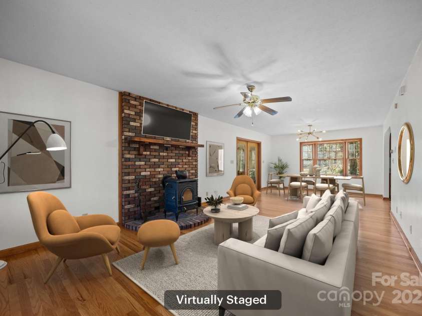 390 Hollow Wood Lane, Tryon, NC 28782.  MLS# CAR4185566, YatesRealty ID 23663. 