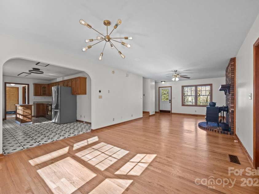 390 Hollow Wood Lane, Tryon, NC 28782.  MLS# CAR4185566, YatesRealty ID 23663. 