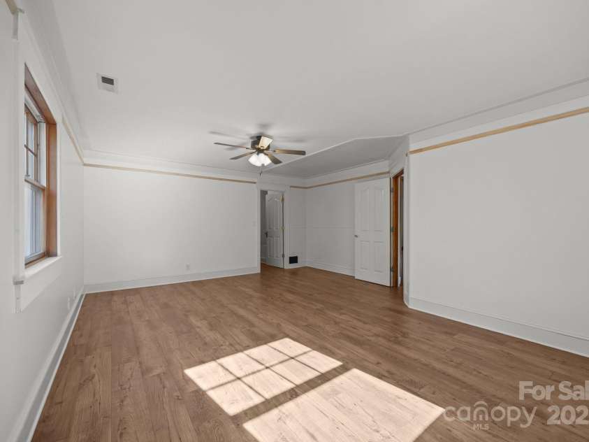 390 Hollow Wood Lane, Tryon, NC 28782.  MLS# CAR4185566, YatesRealty ID 23663. 