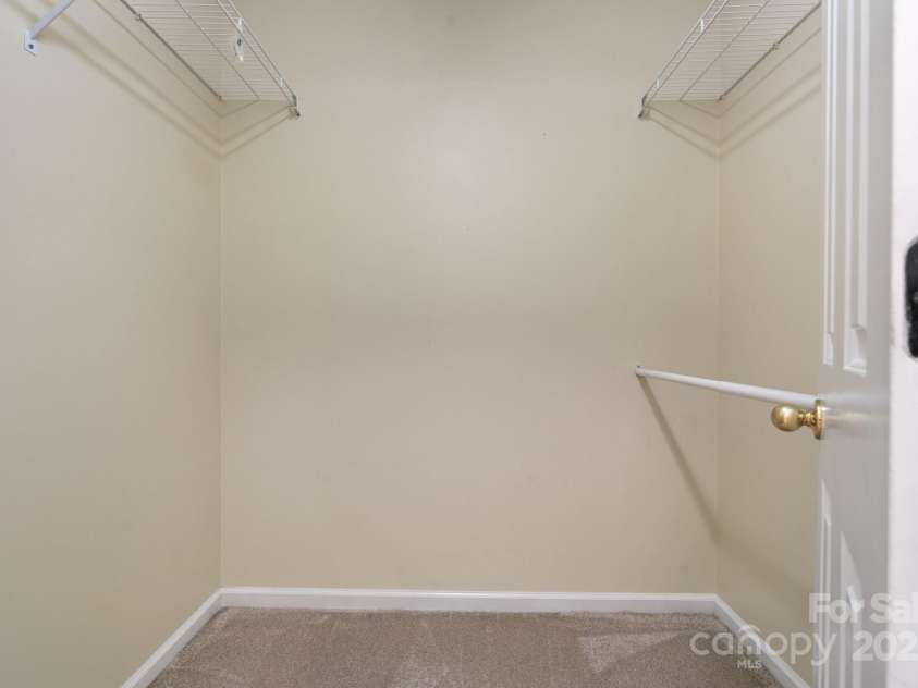 4007 Black Oak Road, Hickory, NC 28602.  MLS# CAR4268040, YatesRealty ID 23664. Two primary closets