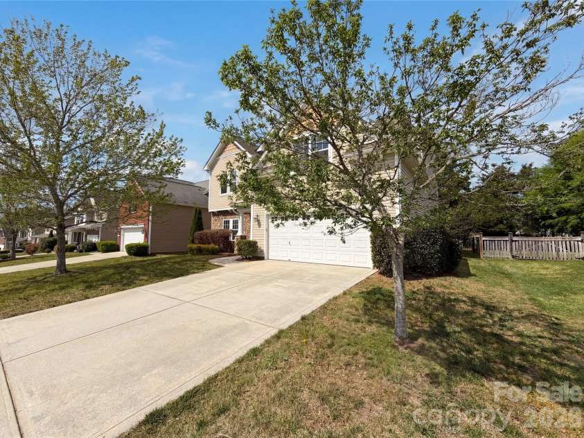 9696 Ravenscroft Lane, Concord, NC 28027.  MLS# CAR4369552, YatesRealty ID 23664. 