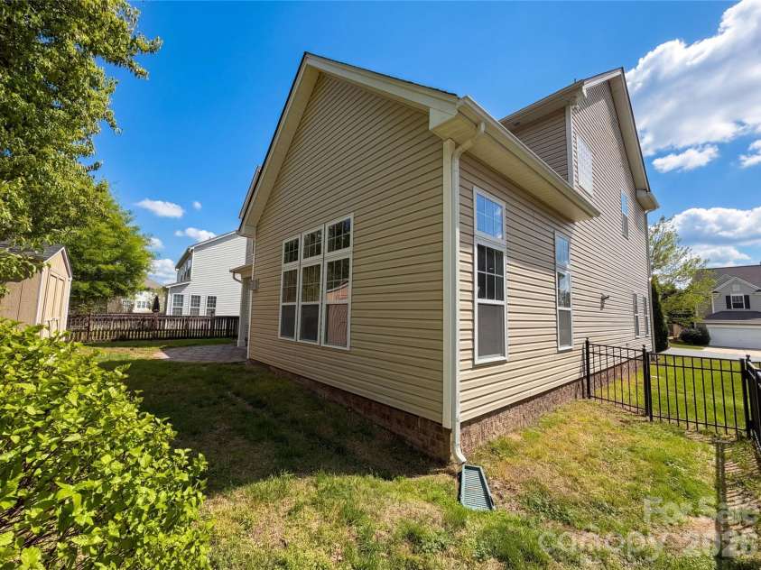 9696 Ravenscroft Lane, Concord, NC 28027.  MLS# CAR4369552, YatesRealty ID 23664. 