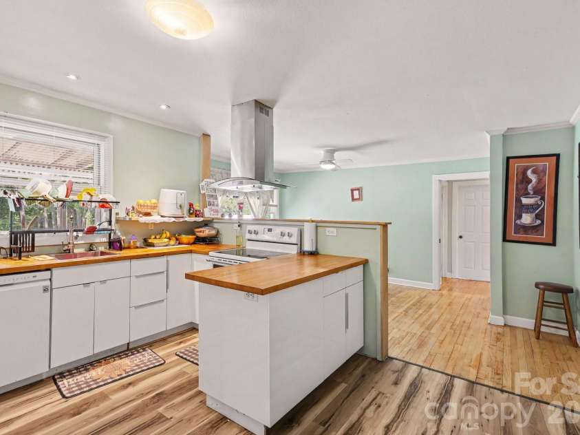1210 Edgedale Drive, Salisbury, NC 28144.  MLS# CAR4383729, YatesRealty ID 23665. 