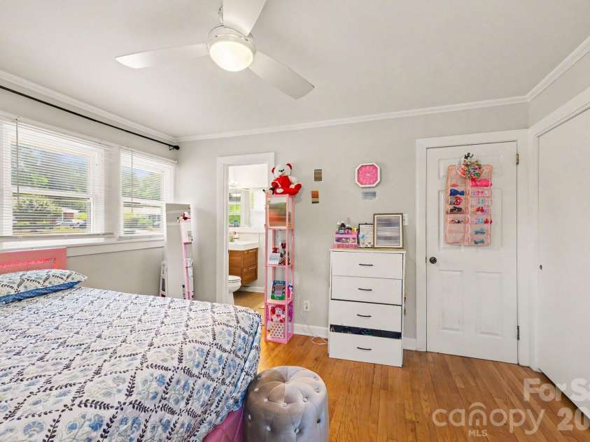 1210 Edgedale Drive, Salisbury, NC 28144.  MLS# CAR4383729, YatesRealty ID 23665. 