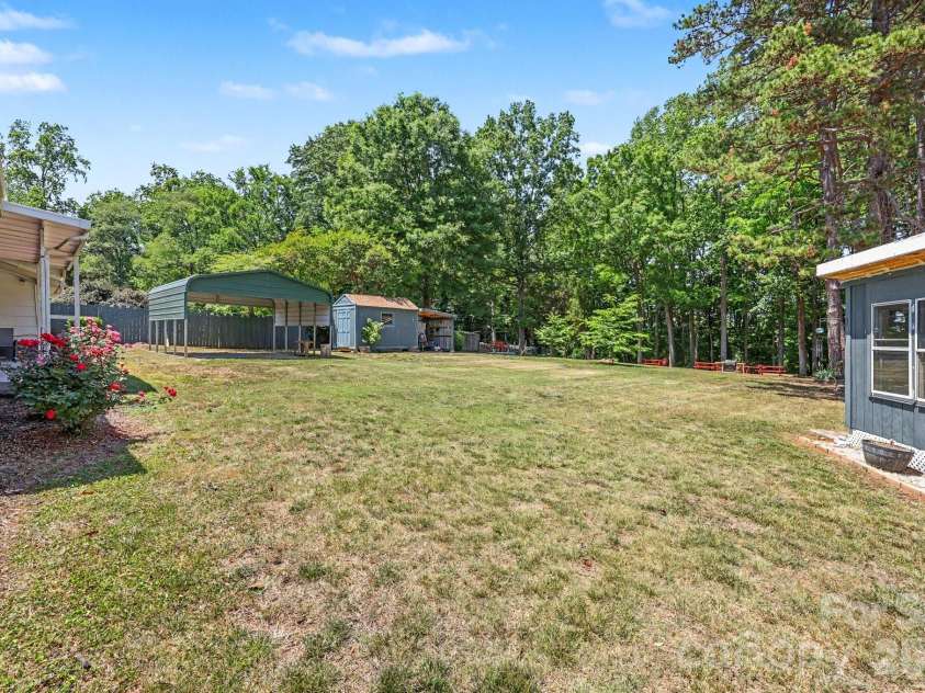 1210 Edgedale Drive, Salisbury, NC 28144.  MLS# CAR4383729, YatesRealty ID 23665. 