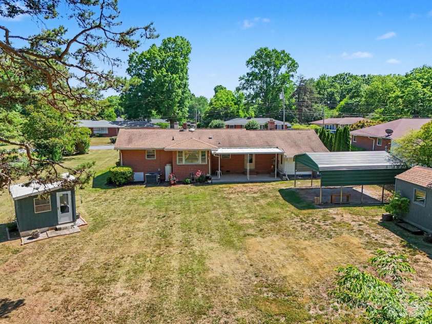 1210 Edgedale Drive, Salisbury, NC 28144.  MLS# CAR4383729, YatesRealty ID 23665. 