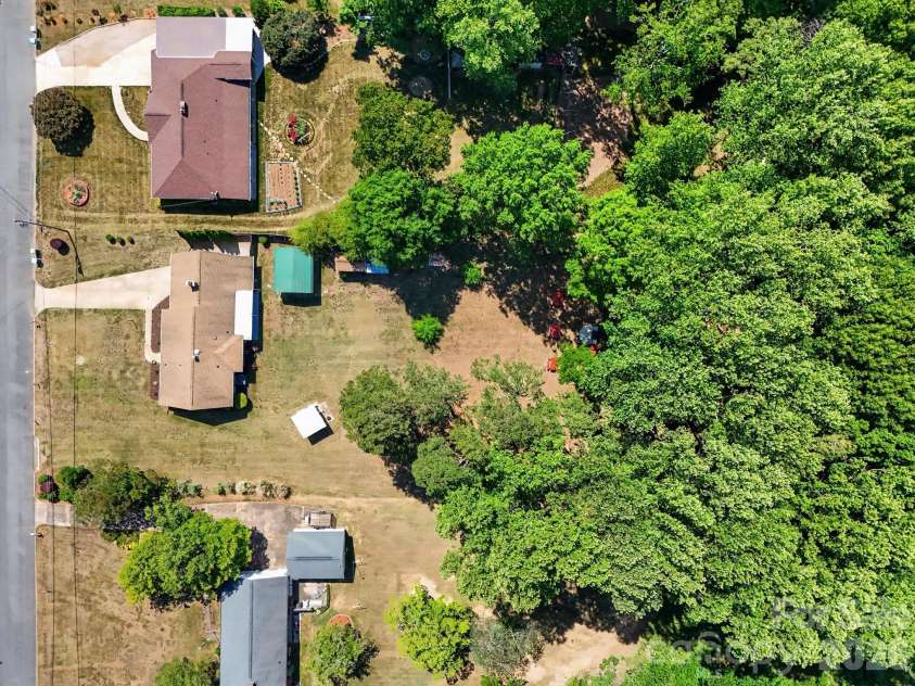 1210 Edgedale Drive, Salisbury, NC 28144.  MLS# CAR4383729, YatesRealty ID 23665. 