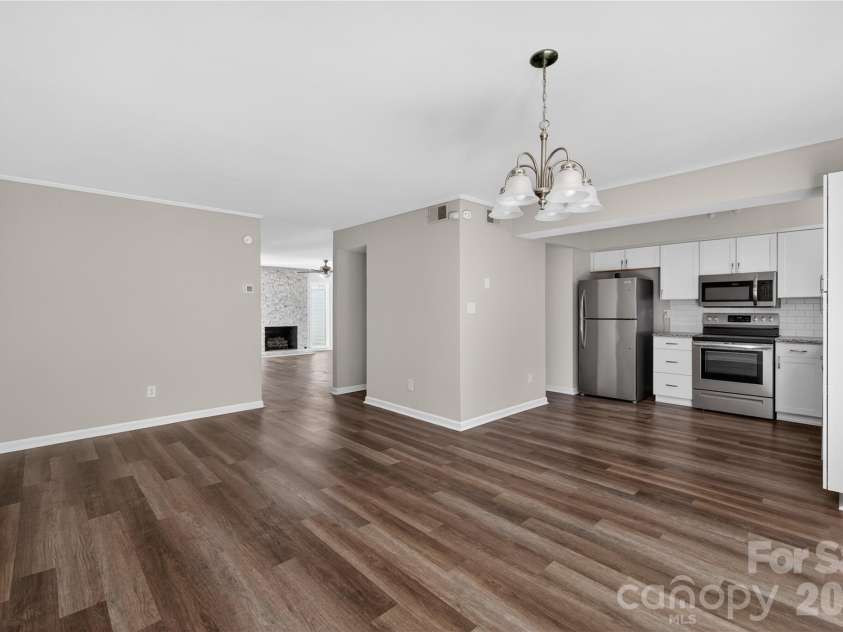 1610 Renard Ridge Road, Charlotte, NC 28212.  MLS# CAR4383864, YatesRealty ID 23666. 
