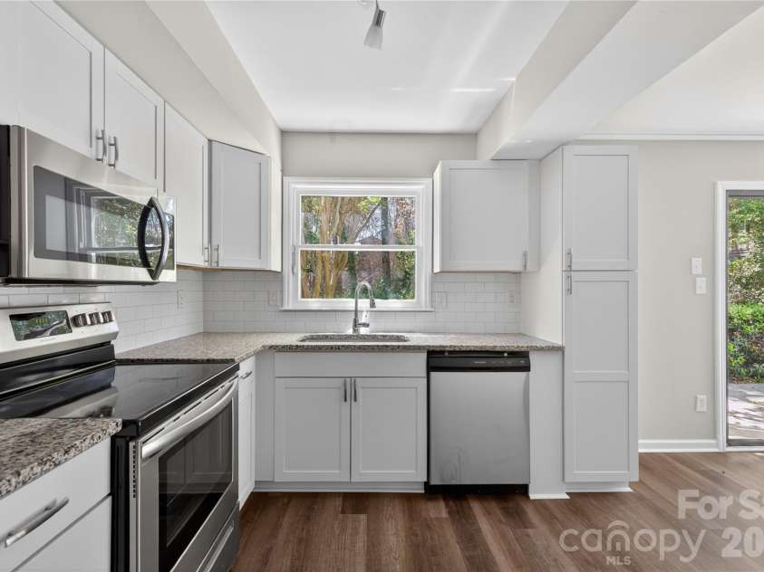 1610 Renard Ridge Road, Charlotte, NC 28212.  MLS# CAR4383864, YatesRealty ID 23666. 