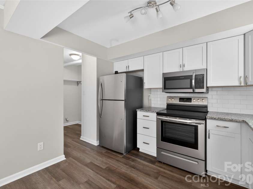 1610 Renard Ridge Road, Charlotte, NC 28212.  MLS# CAR4383864, YatesRealty ID 23666. 