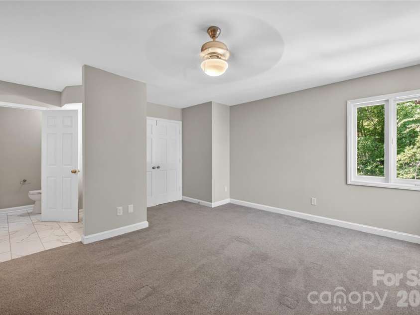 1610 Renard Ridge Road, Charlotte, NC 28212.  MLS# CAR4383864, YatesRealty ID 23666. 