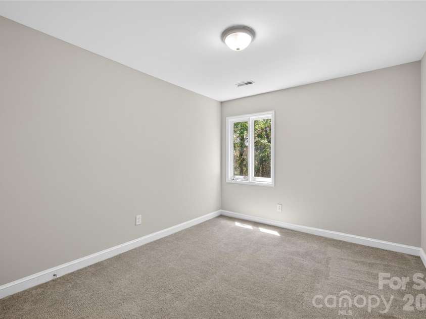 1610 Renard Ridge Road, Charlotte, NC 28212.  MLS# CAR4383864, YatesRealty ID 23666. 
