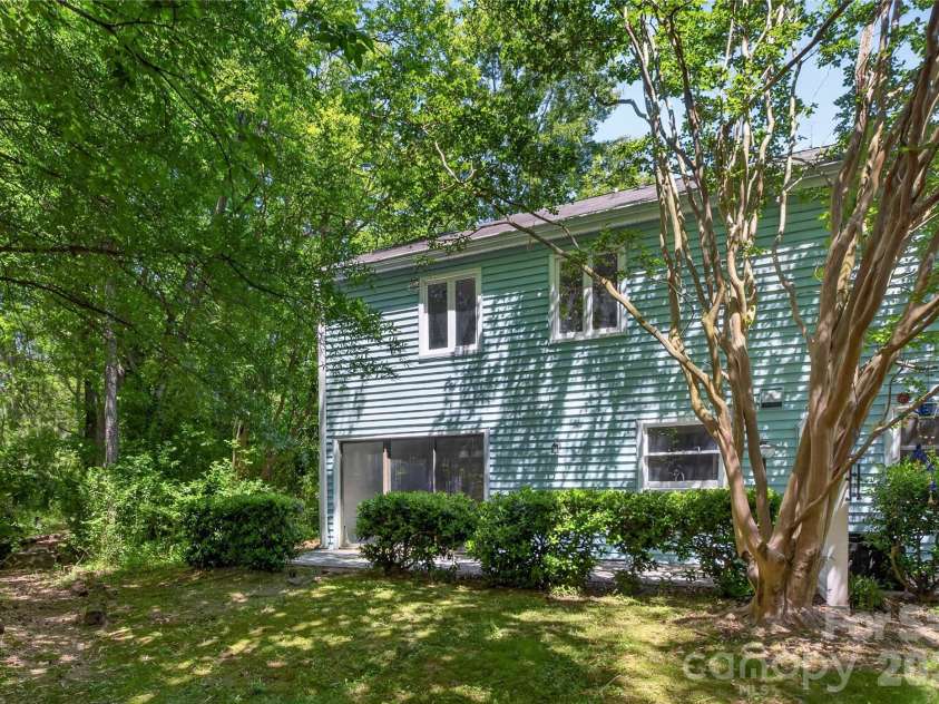 1610 Renard Ridge Road, Charlotte, NC 28212.  MLS# CAR4383864, YatesRealty ID 23666. 