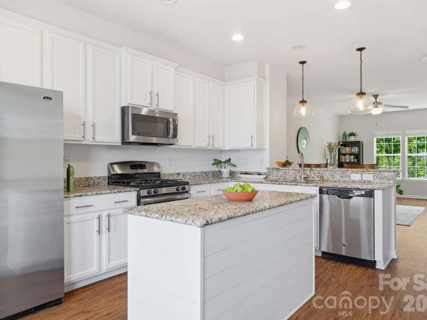 19721 Playwrights Way, Cornelius, NC 28031.  MLS# CAR4382336, YatesRealty ID 23667. 