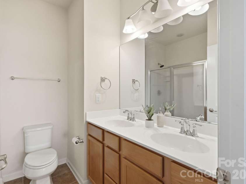 19721 Playwrights Way, Cornelius, NC 28031.  MLS# CAR4382336, YatesRealty ID 23667. 