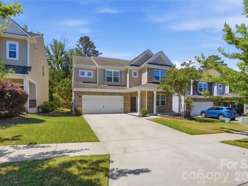 13714 Canterbury Castle Drive, Charlotte, NC 28273.  MLS# CAR4381185, YatesRealty ID 23668. 