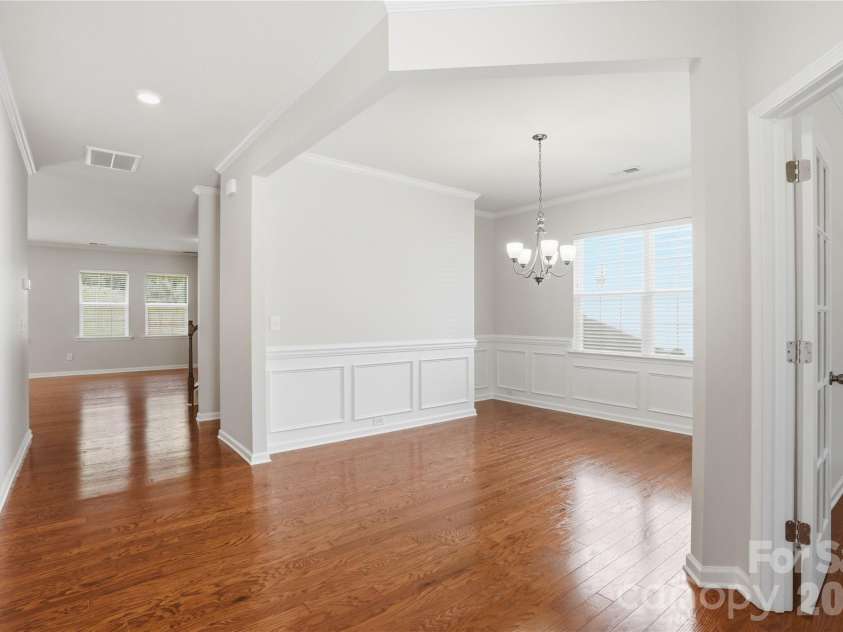 13714 Canterbury Castle Drive, Charlotte, NC 28273.  MLS# CAR4381185, YatesRealty ID 23668. 