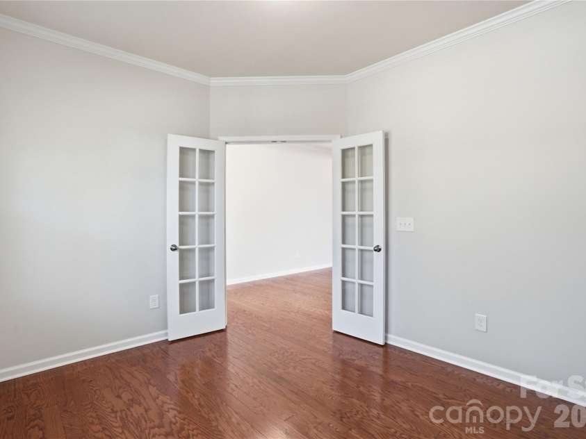 13714 Canterbury Castle Drive, Charlotte, NC 28273.  MLS# CAR4381185, YatesRealty ID 23668. 