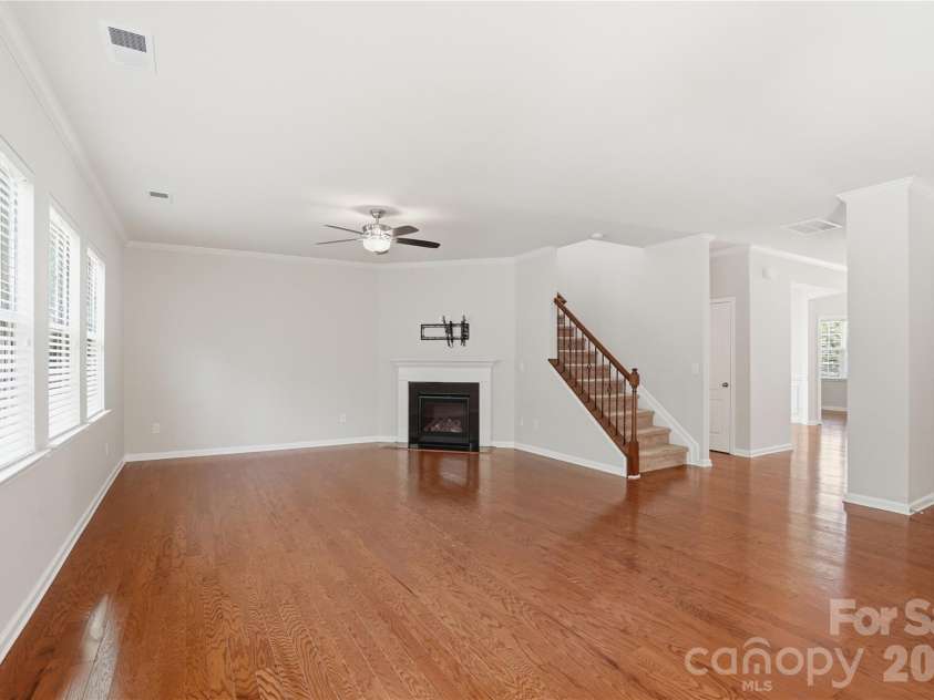 13714 Canterbury Castle Drive, Charlotte, NC 28273.  MLS# CAR4381185, YatesRealty ID 23668. 