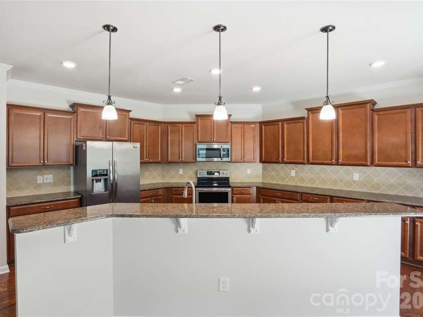 13714 Canterbury Castle Drive, Charlotte, NC 28273.  MLS# CAR4381185, YatesRealty ID 23668. 
