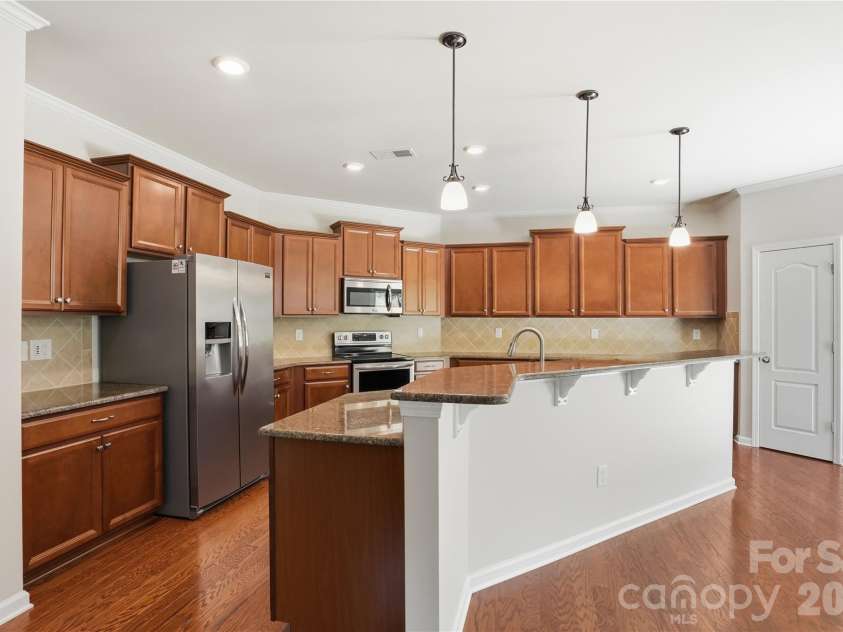 13714 Canterbury Castle Drive, Charlotte, NC 28273.  MLS# CAR4381185, YatesRealty ID 23668. 
