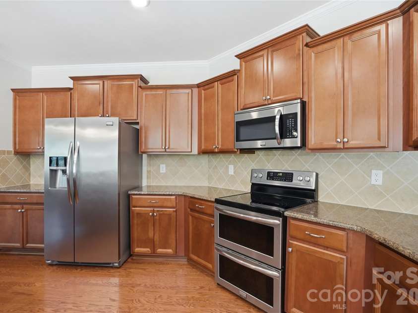 13714 Canterbury Castle Drive, Charlotte, NC 28273.  MLS# CAR4381185, YatesRealty ID 23668. 