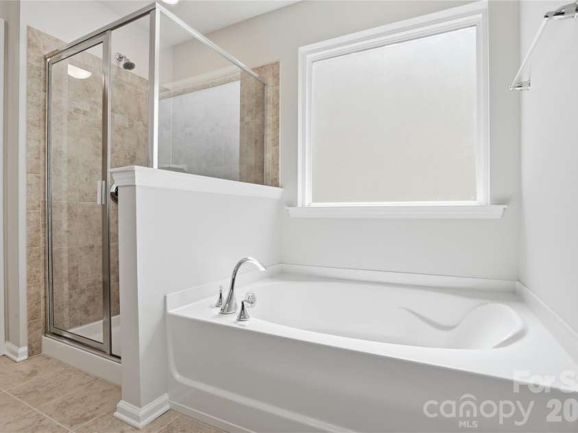 13714 Canterbury Castle Drive, Charlotte, NC 28273.  MLS# CAR4381185, YatesRealty ID 23668. 