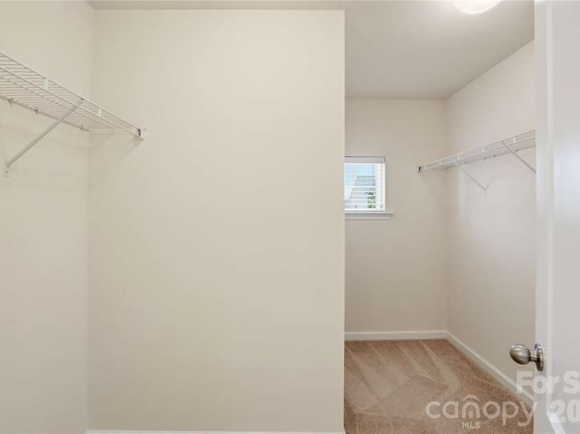 13714 Canterbury Castle Drive, Charlotte, NC 28273.  MLS# CAR4381185, YatesRealty ID 23668. 