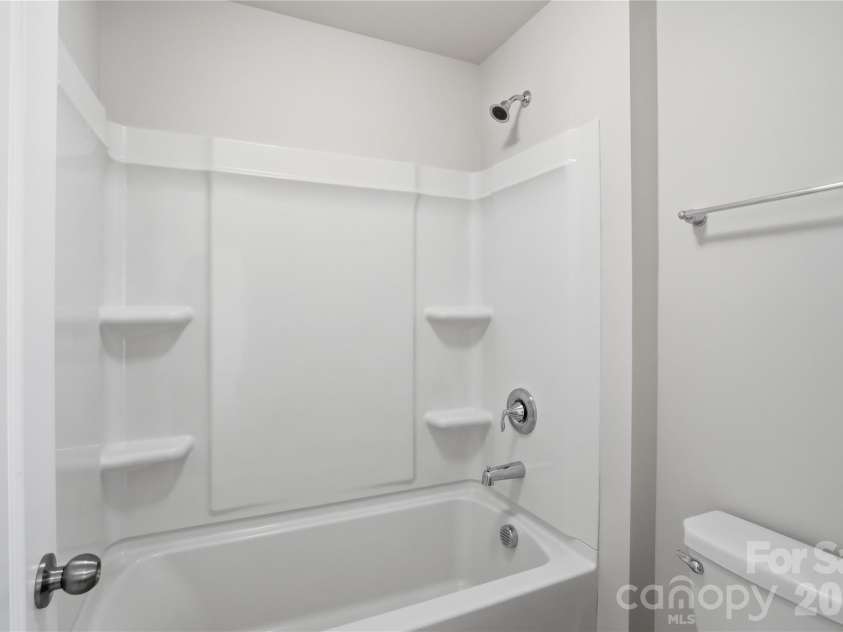 13714 Canterbury Castle Drive, Charlotte, NC 28273.  MLS# CAR4381185, YatesRealty ID 23668. 