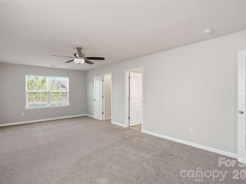 13714 Canterbury Castle Drive, Charlotte, NC 28273.  MLS# CAR4381185, YatesRealty ID 23668. 