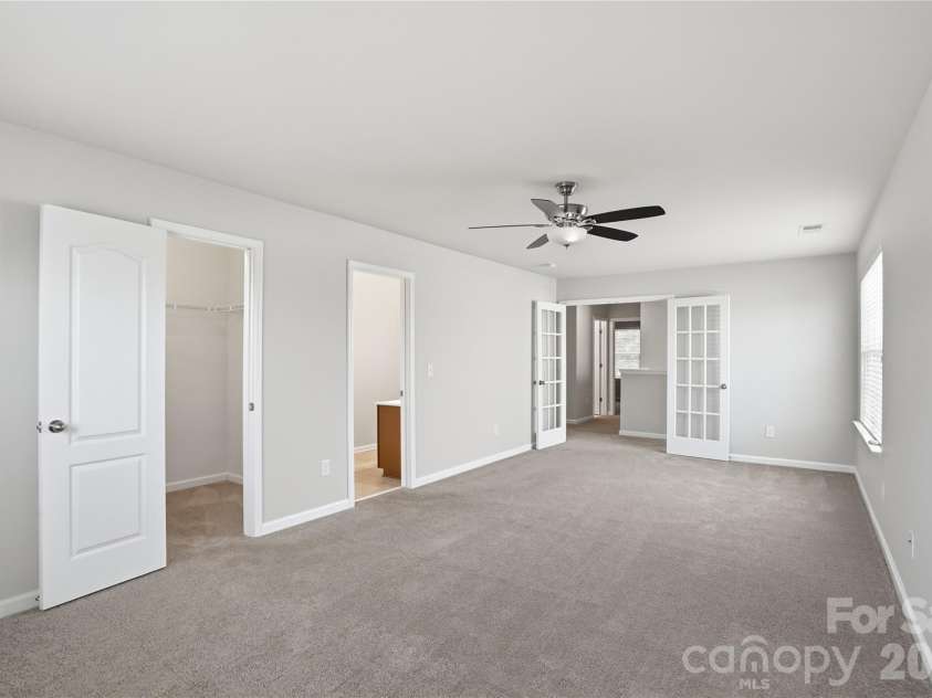 13714 Canterbury Castle Drive, Charlotte, NC 28273.  MLS# CAR4381185, YatesRealty ID 23668. 