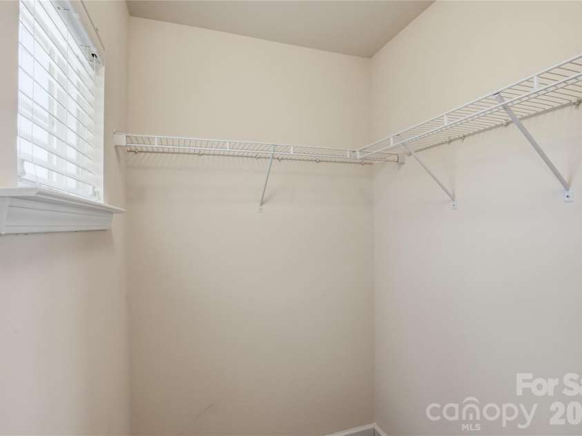 13714 Canterbury Castle Drive, Charlotte, NC 28273.  MLS# CAR4381185, YatesRealty ID 23668. 