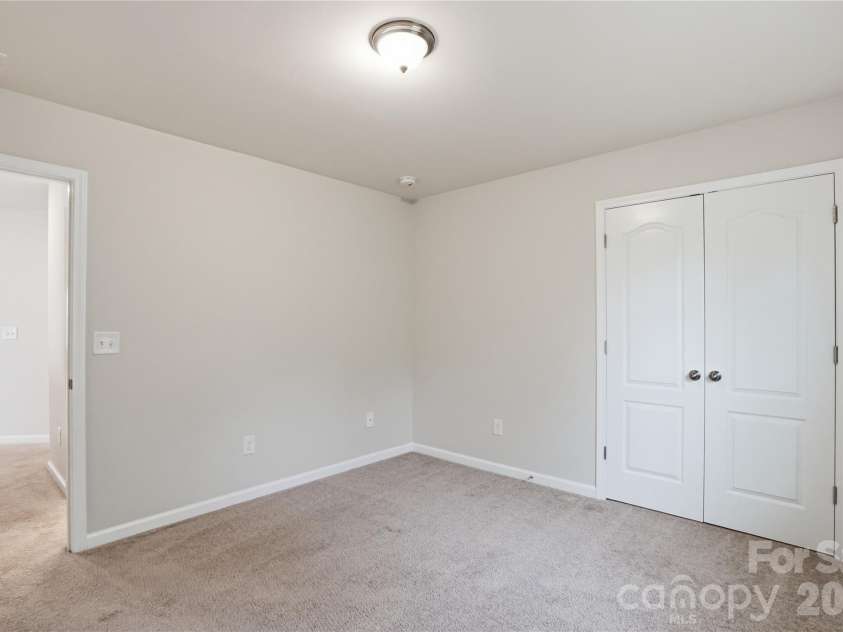 13714 Canterbury Castle Drive, Charlotte, NC 28273.  MLS# CAR4381185, YatesRealty ID 23668. 
